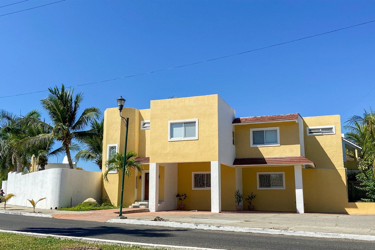 Fachada del complejo